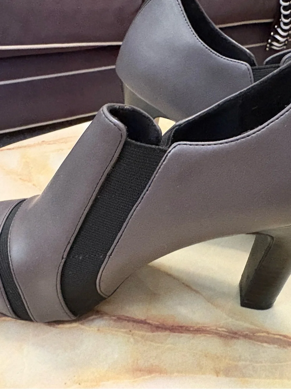 Liz & Co. grey and black women's dress shoes w a slip-on design Sz 8